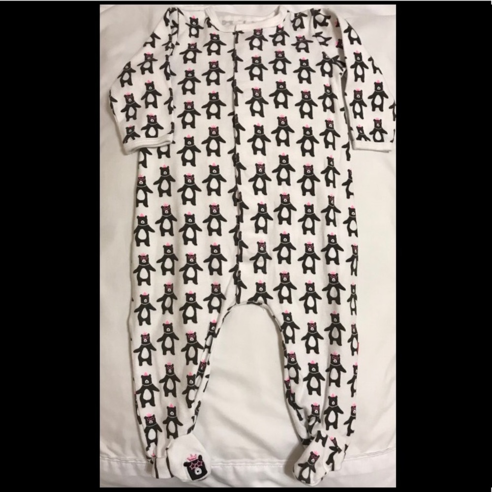 Magnetic Me: Party Bear Footie